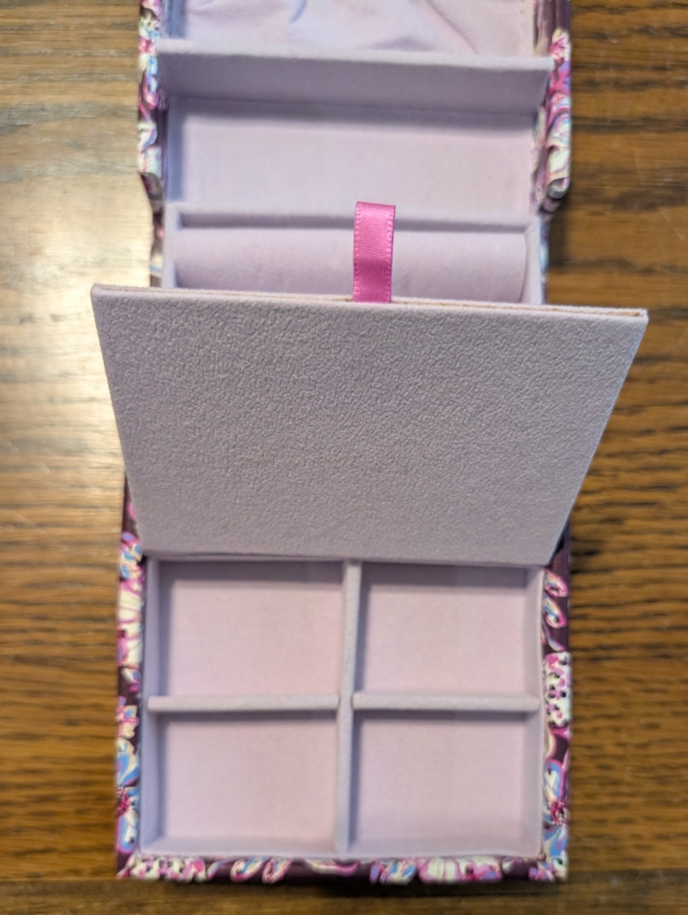 Lilly Pulitzer Floral Jewelry Travel Case in Plum Pink Blue - Picture 5 of 12